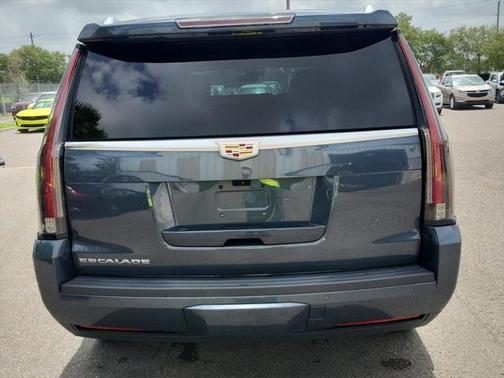 2020 Cadillac Escalade Luxury