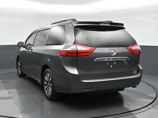 2018 Toyota Sienna Limited Premium