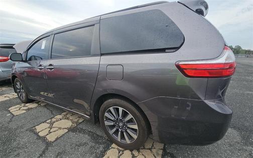 2018 Toyota Sienna Limited Premium