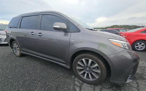 2018 Toyota Sienna Limited Premium