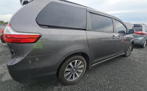 2018 Toyota Sienna Limited Premium