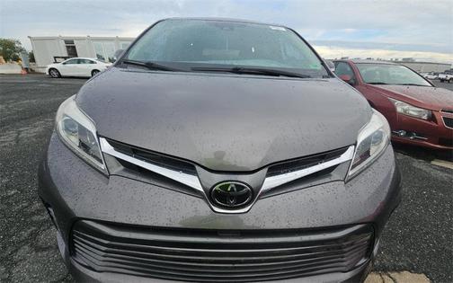 2018 Toyota Sienna Limited Premium