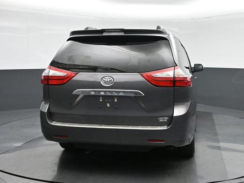 2018 Toyota Sienna Limited Premium