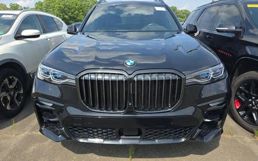 Black Sapphire Metallic 2022 BMW X7 M50i