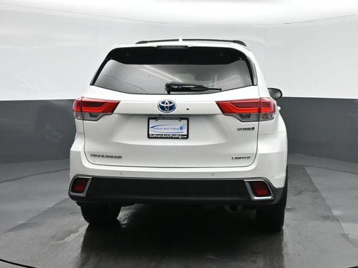 Blizzard Pearl 2017 Toyota Highlander Hybrid Limited