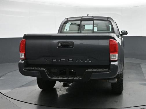 2016 Toyota Tacoma SR