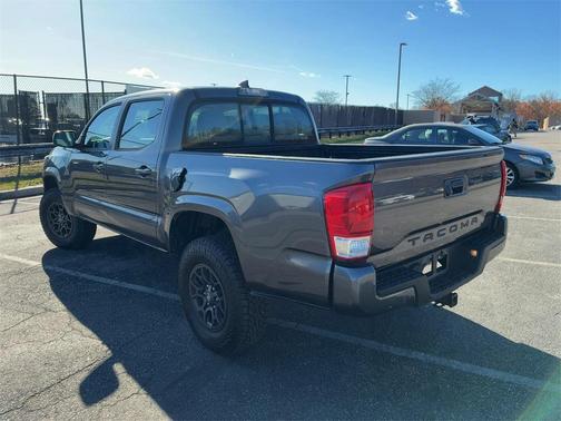 2016 Toyota Tacoma SR