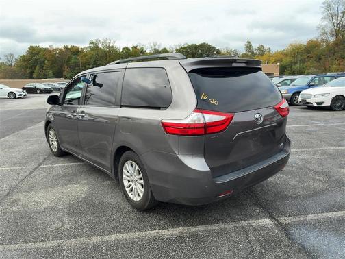 2015 Toyota Sienna XLE