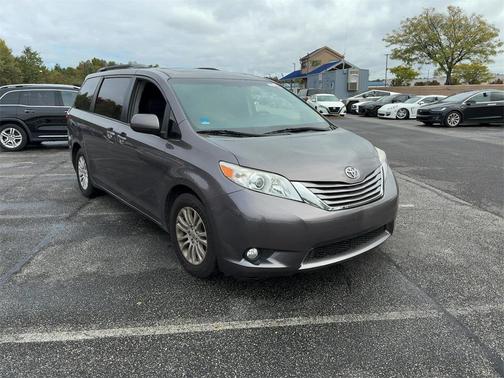 2015 Toyota Sienna XLE