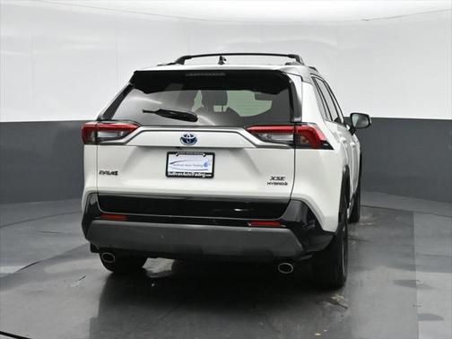 2020 Toyota RAV4 Hybrid SE
