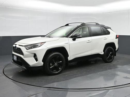 2020 Toyota RAV4 Hybrid SE