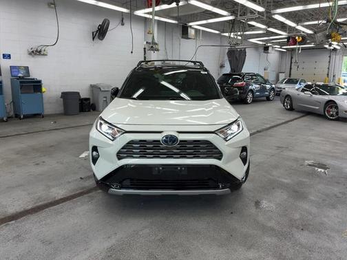 2020 Toyota RAV4 Hybrid SE