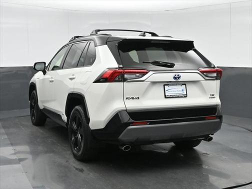 2020 Toyota RAV4 Hybrid SE