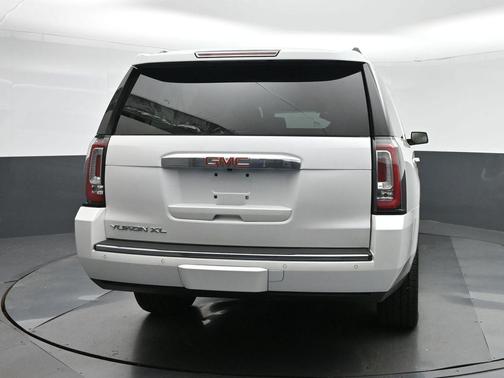 White Frost Tricoat 2019 GMC Yukon XL Denali