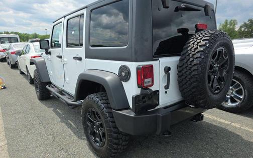 Bright White Clearcoat 2018 Jeep Wrangler JK Unlimited Willys Wheeler W
