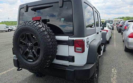 Bright White Clearcoat 2018 Jeep Wrangler JK Unlimited Willys Wheeler W