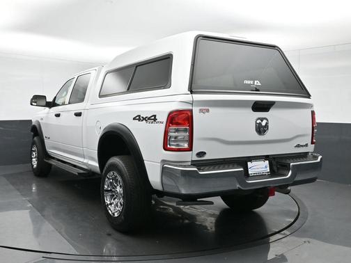 2020 RAM 2500 Tradesman Crew Cab 4X4 6'4' Box