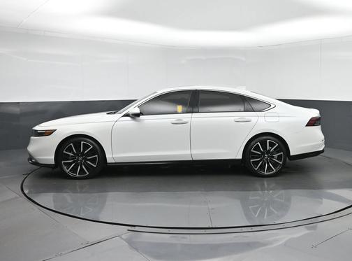Platinum White Pearl 2023 Honda Accord Hybrid Touring