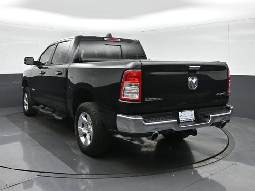 Diamond Black Crystal Pearlcoat 2020 RAM 1500 Big Horn/Lone Star