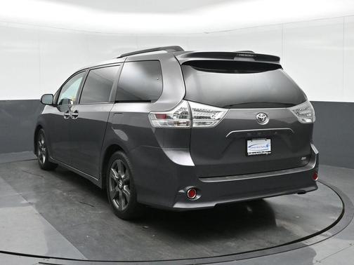 2017 Toyota Sienna SE