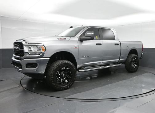 2023 RAM 2500 Big Horn Crew Cab 4x4 6'4' Box