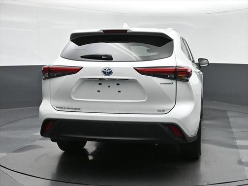 2022 Toyota Highlander Hybrid XLE
