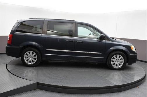 2014 Chrysler Town & Country Touring