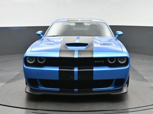 B5 Blue Pearlcoat 2016 Dodge Challenger SRT Hellcat