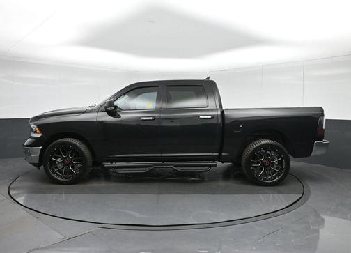 Brilliant Black Crystal Pearlcoat 2018 RAM 1500 Big Horn