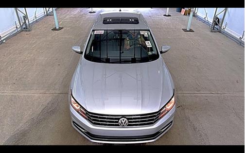 Reflex Silver Metallic 2018 Volkswagen Passat 2.0T SE