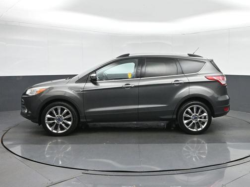 Magnetic 2016 Ford Escape SE