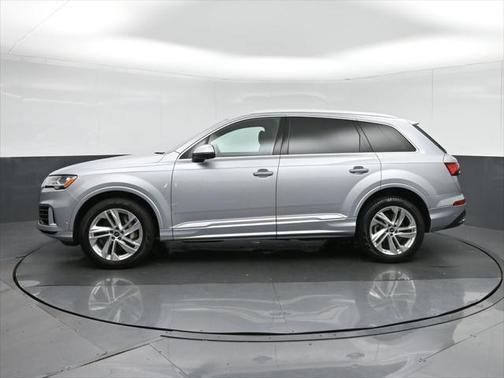 2022 Audi Q7 55 Premium Plus