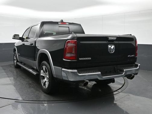 Diamond Black Crystal Pearlcoat 2020 RAM 1500 Laramie