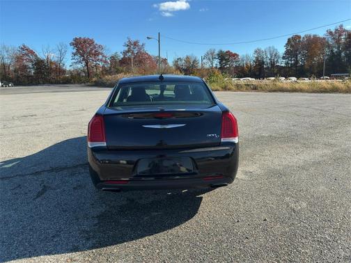 2016 Chrysler 300 S