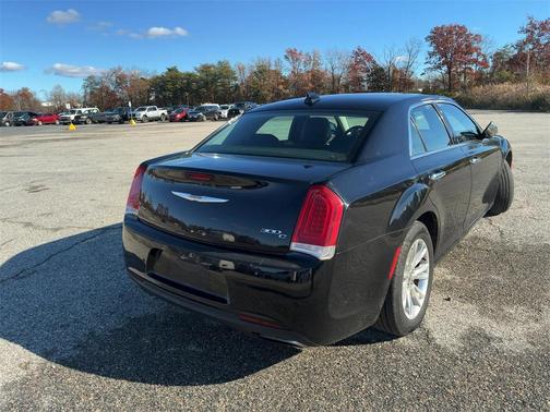 2016 Chrysler 300 S