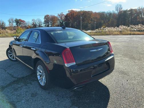 2016 Chrysler 300 S