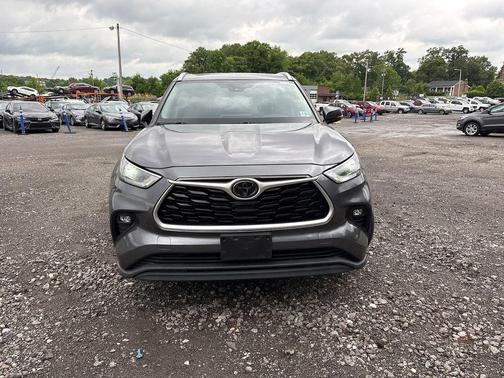 Magnetic Gray Metallic 2021 Toyota Highlander XLE