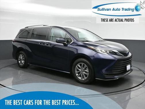 2022 Toyota Sienna LE