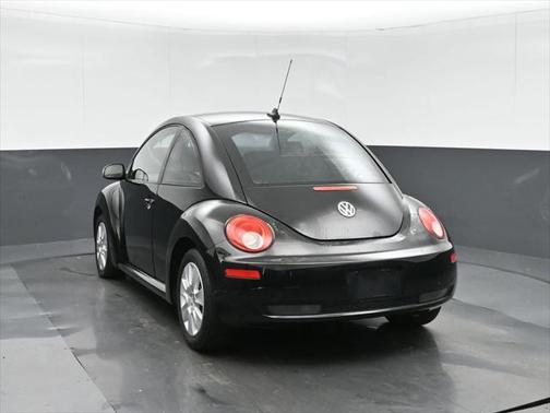 2009 Volkswagen New Beetle S