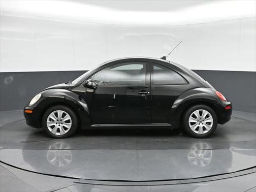 2009 Volkswagen New Beetle S