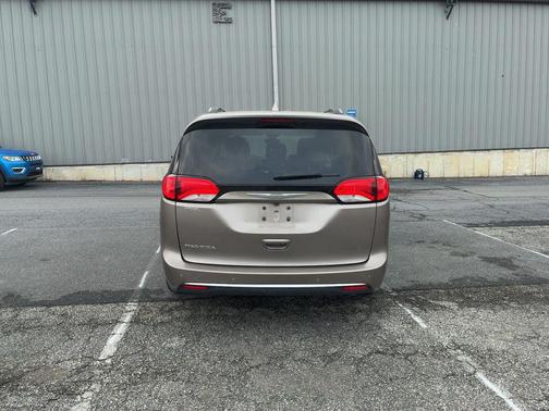 Molten Silver 2017 Chrysler Pacifica Touring-L