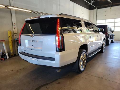 2018 Cadillac Escalade ESV Luxury