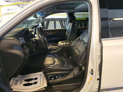 2018 Cadillac Escalade ESV Luxury