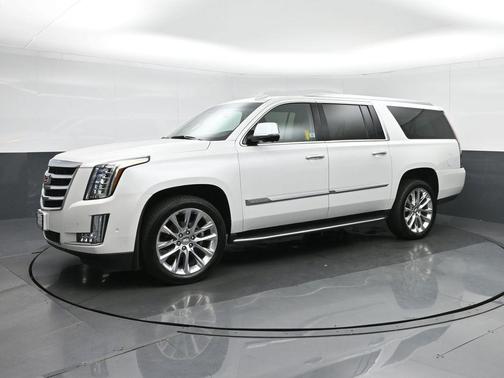 2018 Cadillac Escalade ESV Luxury