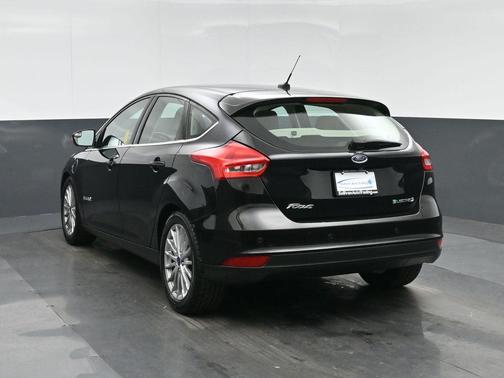 Shadow Black 2016 Ford Focus SE