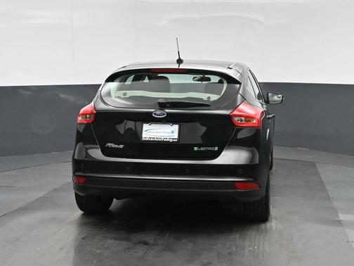 Shadow Black 2016 Ford Focus SE