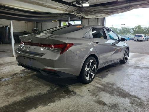 Fluid Metal 2023 Hyundai ELANTRA SEL