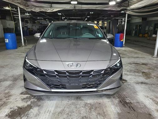 Fluid Metal 2023 Hyundai ELANTRA SEL