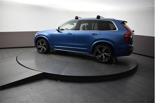 Bursting Blue Metallic 2017 Volvo XC90 T6 R-Design