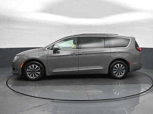 2020 Chrysler Pacifica Hybrid Limited